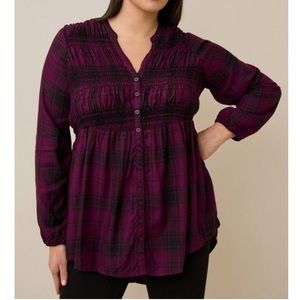 TORRID NWT RAYON TWILL SMOCKED BUTTON-FRONT TUNIC TOP